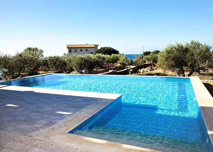 Christina, A Private Destination To Paradise 릭수리